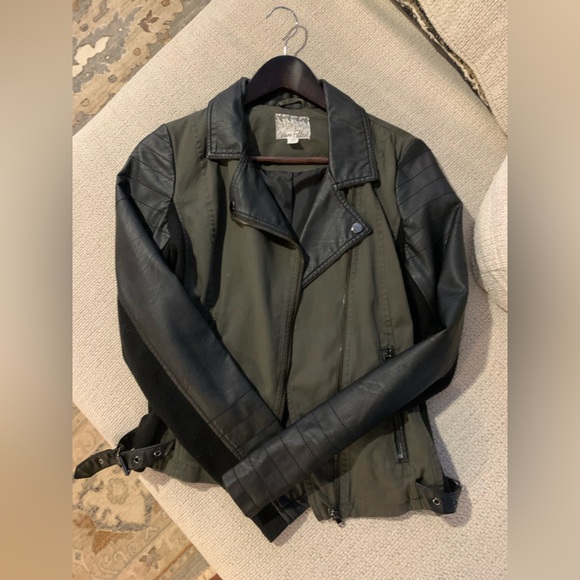 Women’s Bomber Jacket - Medium - Picture 1 of 8